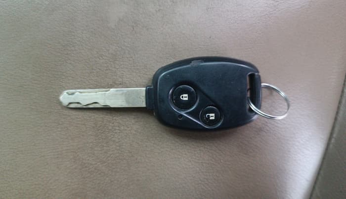 2014 Honda Brio VX AT, Petrol, Automatic, 75,518 km, Key Close Up