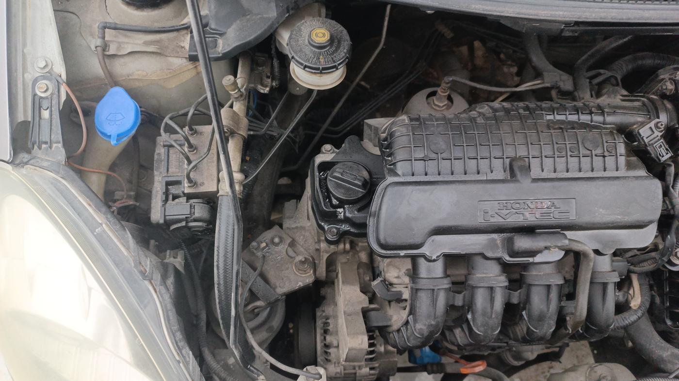 2014 Honda Brio VX AT, Petrol, Automatic, 75,518 km, Engine View - Right