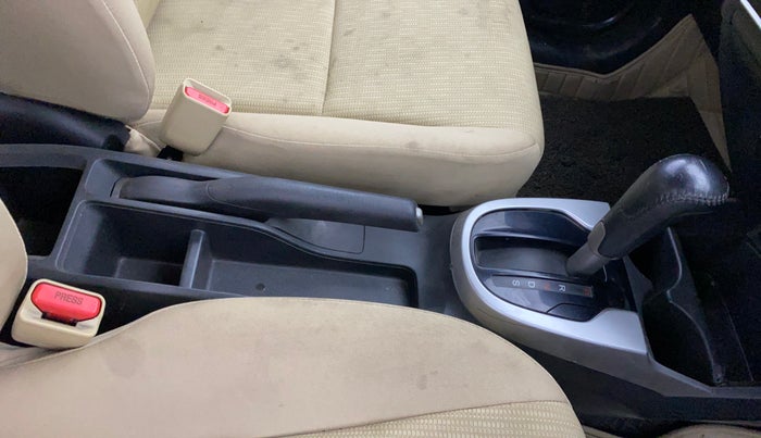 2017 Honda Jazz 1.2L I-VTEC V AT, Petrol, Automatic, 51,918 km, Gear Lever