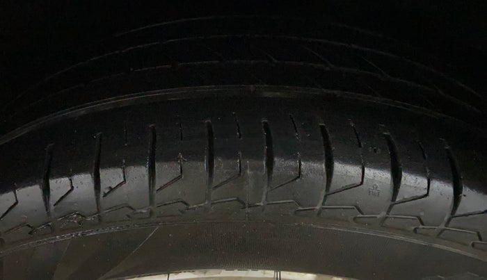 2017 Ford Ecosport TITANIUM 1.5L DIESEL, Diesel, Manual, 77,078 km, Left Rear Tyre Tread