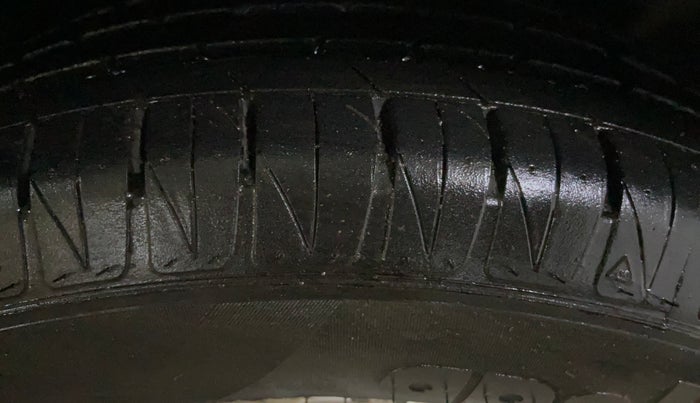 2017 Ford Ecosport TITANIUM 1.5L DIESEL, Diesel, Manual, 77,078 km, Right Front Tyre Tread