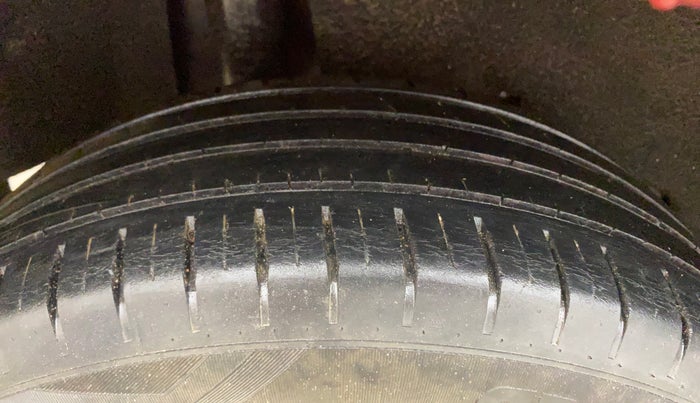 2020 Maruti Baleno ZETA PETROL 1.2, Petrol, Manual, 61,664 km, Right Rear Tyre Tread