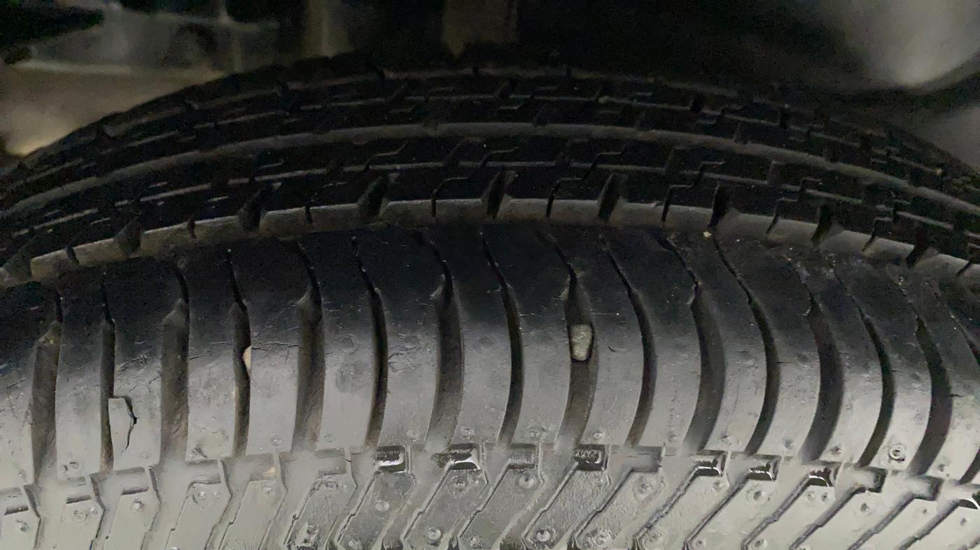 2013 Maruti Swift Dzire LXI, Petrol, Manual, 19,559 km, Right Rear Tyre Tread