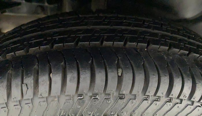 2013 Maruti Swift Dzire LXI, Petrol, Manual, 19,559 km, Right Rear Tyre Tread