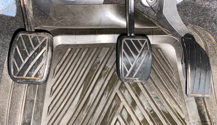 2012 Maruti Swift LXI, Petrol, Manual, 70,423 km, Pedals