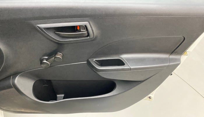 2012 Maruti Swift LXI, Petrol, Manual, 70,423 km, Driver Side Door Panels Control