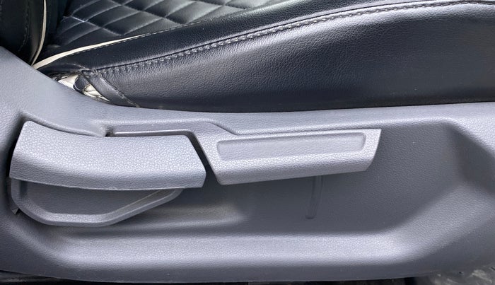 2021 Hyundai GRAND I10 NIOS MAGNA 1.2 KAPPA VTVT CNG, CNG, Manual, 40,021 km, Driver Side Adjustment Panel