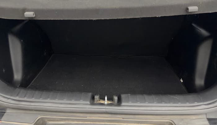 2022 KIA SONET HTK PLUS 1.0 IMT, Petrol, Manual, 41,546 km, Boot Inside