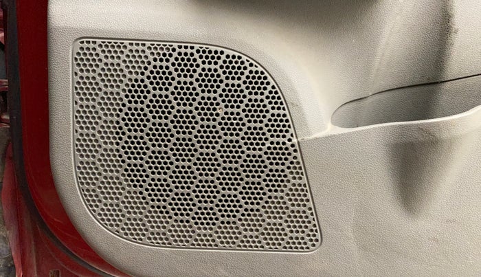 2017 Mahindra Kuv100 K2 6 STR, Petrol, Manual, 50,444 km, Speaker