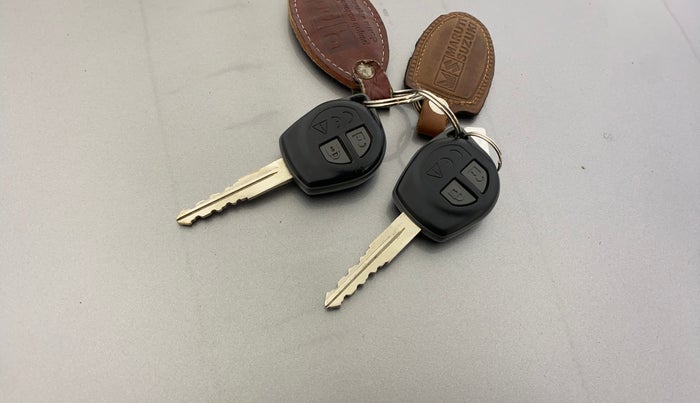 2021 Maruti Vitara Brezza LXI, Petrol, Manual, 47,759 km, Key Close Up