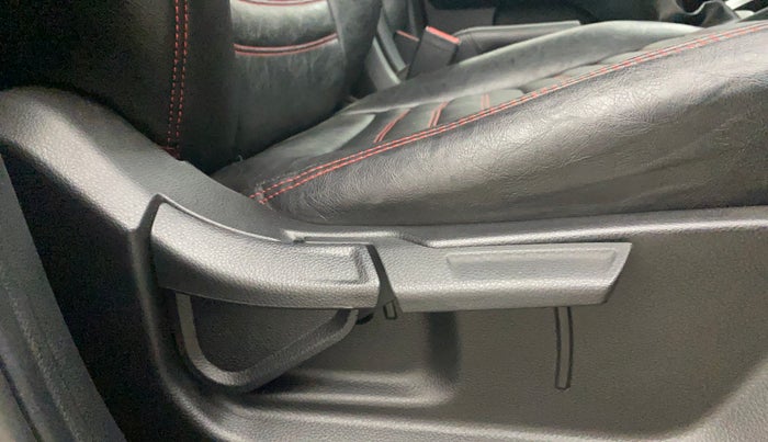 2023 KIA SONET HTK PLUS 1.2, Petrol, Manual, 15,310 km, Driver Side Adjustment Panel