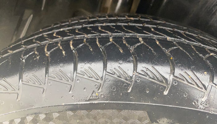 2022 Maruti Grand Vitara ZETA SMART HYBRID AT, Petrol, Automatic, 32,916 km, Right Rear Tyre Tread