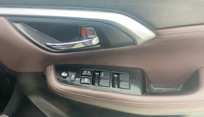 2022 Maruti Grand Vitara ZETA SMART HYBRID AT, Petrol, Automatic, 32,916 km, Driver Side Door Panels Control