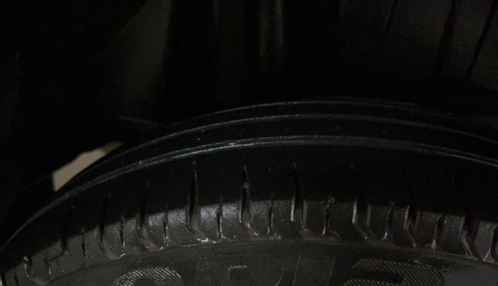 2018 Maruti Dzire VXI, Petrol, Manual, 43,215 km, Right Rear Tyre Tread