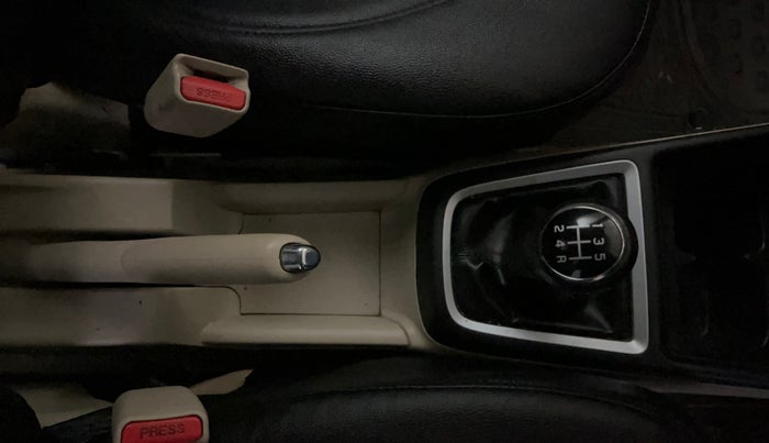 2018 Maruti Dzire VXI, Petrol, Manual, 43,215 km, Gear Lever