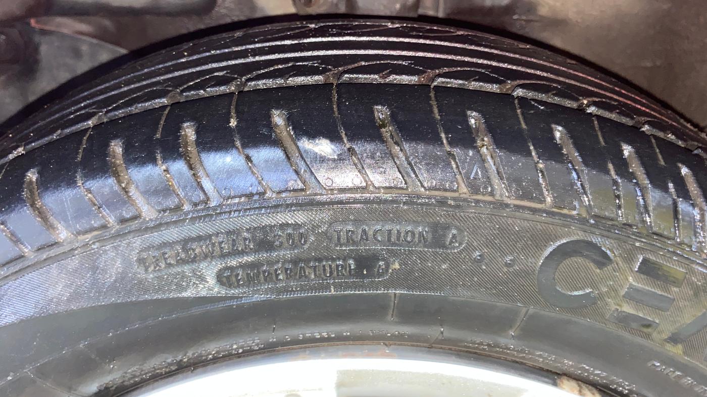 2015 Honda Brio S MT, Petrol, Manual, 51,534 km, Left Front Tyre Tread