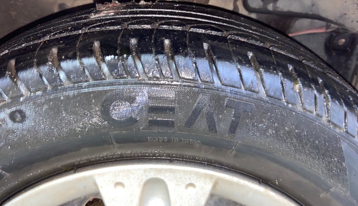 2015 Honda Brio S MT, Petrol, Manual, 51,534 km, Right Front Tyre Tread