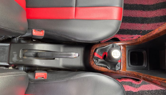2015 Maruti Swift VXI, Petrol, Manual, 65,032 km, Gear Lever