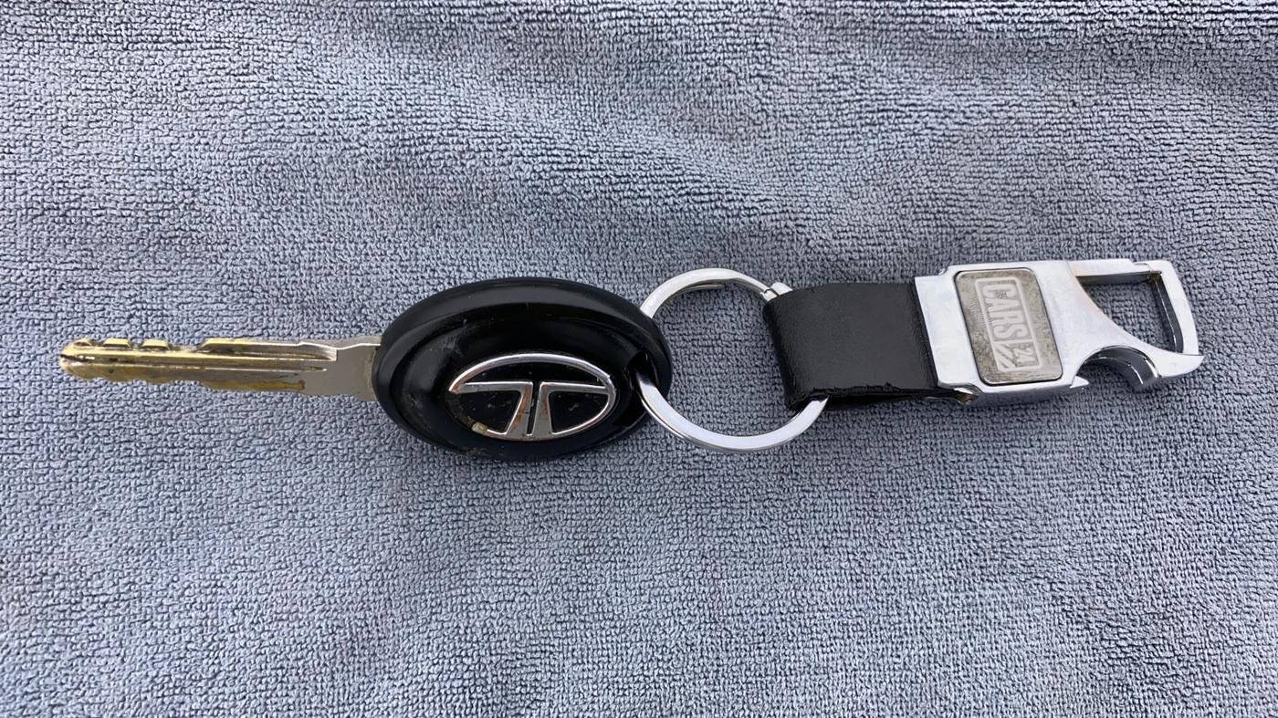 2018 Tata Tiago XE 1.2 REVOTRON, Petrol, Manual, 20,355 km, Key Close Up