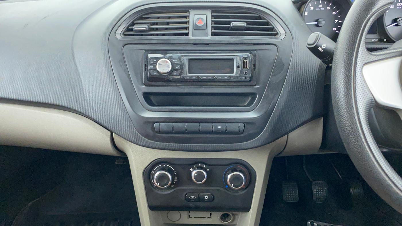 2018 Tata Tiago XE 1.2 REVOTRON, Petrol, Manual, 20,355 km, Air Conditioner