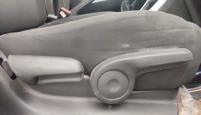 2021 Maruti S Cross ZETA 1.5, Petrol, Manual, 31,115 km, Driver Side Adjustment Panel