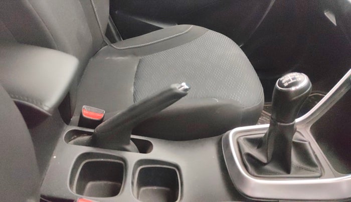 2021 Maruti S Cross ZETA 1.5, Petrol, Manual, 31,115 km, Gear Lever