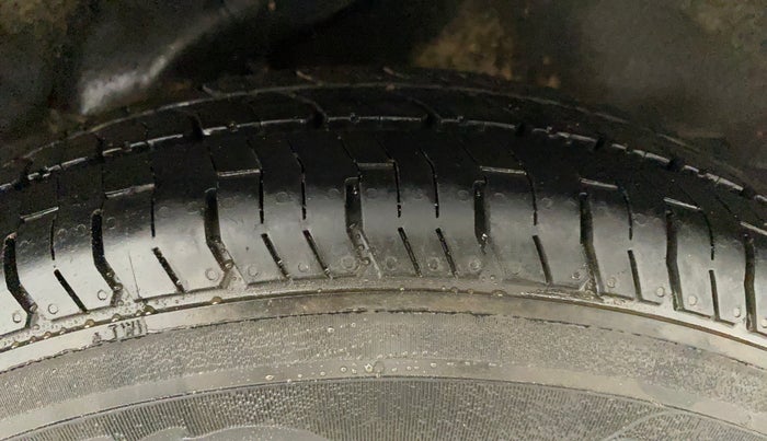 2016 Hyundai i10 MAGNA 1.1, Petrol, Manual, 73,729 km, Left Rear Tyre Tread