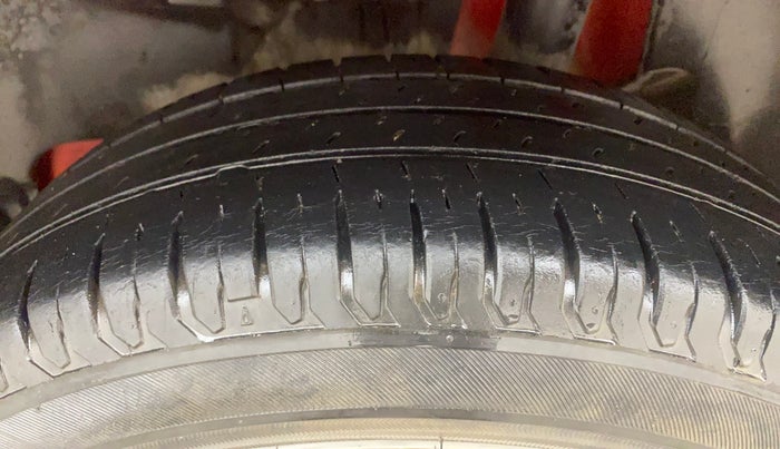 2021 Maruti Swift ZXI, Petrol, Manual, 27,756 km, Left Rear Tyre Tread
