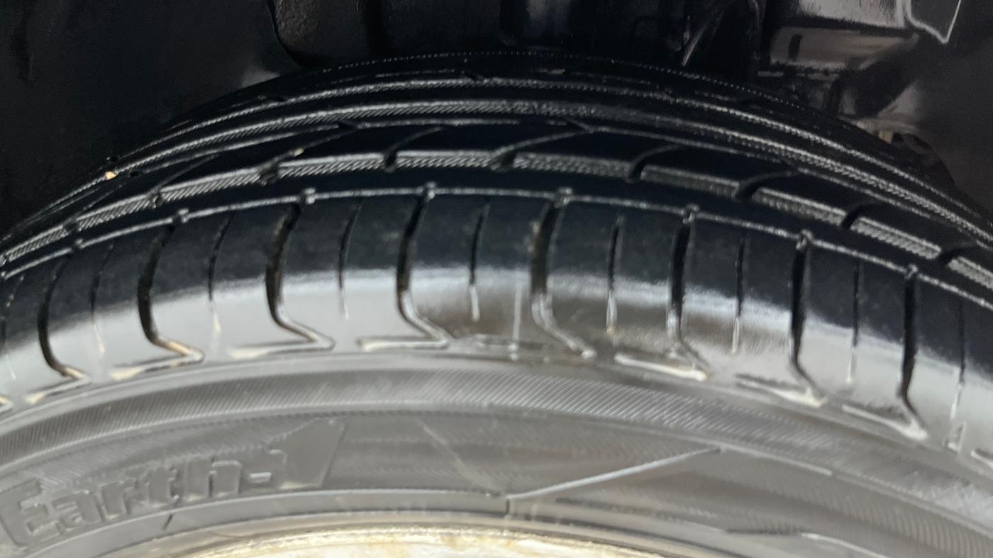 2017 Tata Tiago XZ DIESEL, Diesel, Manual, 93,439 km, Right Front Tyre Tread