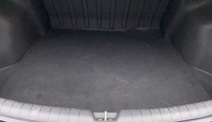 2017 Hyundai Verna 1.6 VTVT SX (O) AT, Petrol, Automatic, 12,585 km, Boot Inside