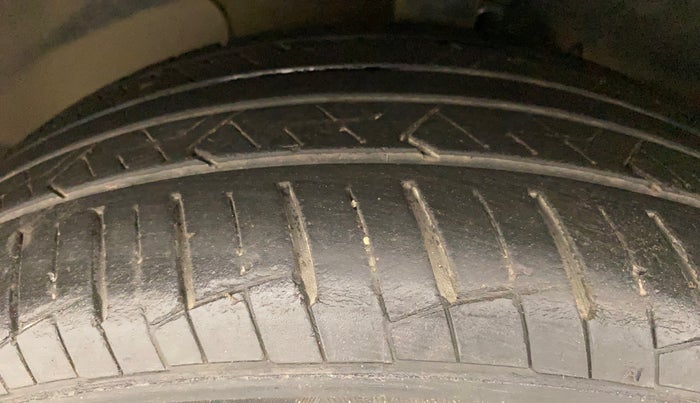 2017 Hyundai Verna 1.6 VTVT SX (O) AT, Petrol, Automatic, 12,585 km, Left Front Tyre Tread