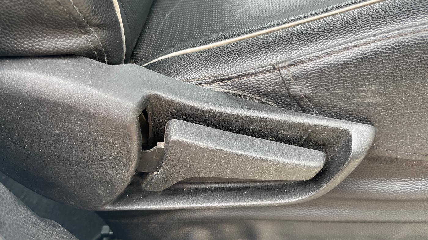 2020 Maruti S PRESSO VXI PLUS AMT, Petrol, Automatic, 35,696 km, Driver Side Adjustment Panel