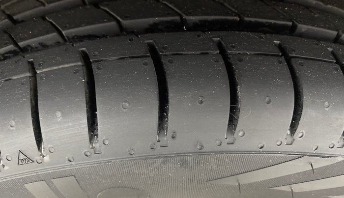 2017 Hyundai Grand i10 SPORTZ (O) AT 1.2 KAPPA VTVT, Petrol, Automatic, 45,928 km, Left Front Tyre Tread