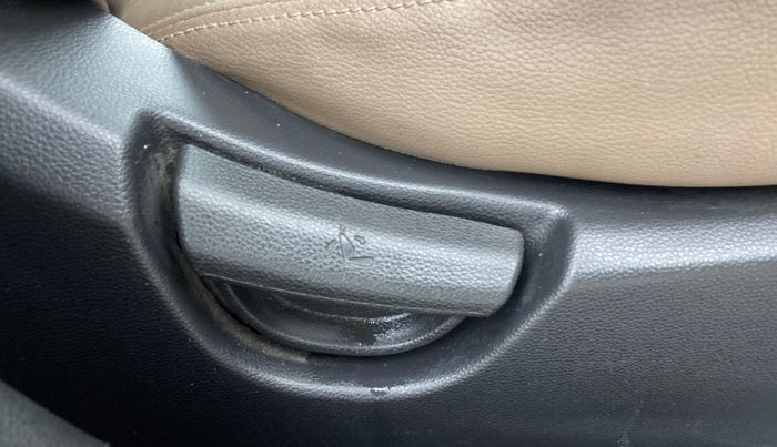 2017 Hyundai Grand i10 SPORTZ (O) AT 1.2 KAPPA VTVT, Petrol, Automatic, 45,928 km, Driver Side Adjustment Panel