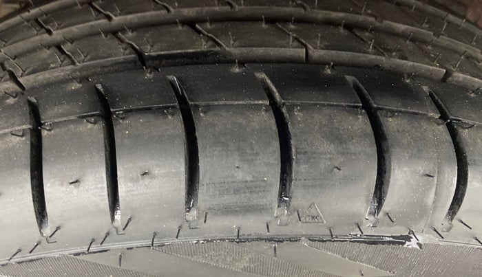 2017 Hyundai Grand i10 SPORTZ (O) AT 1.2 KAPPA VTVT, Petrol, Automatic, 45,928 km, Right Rear Tyre Tread