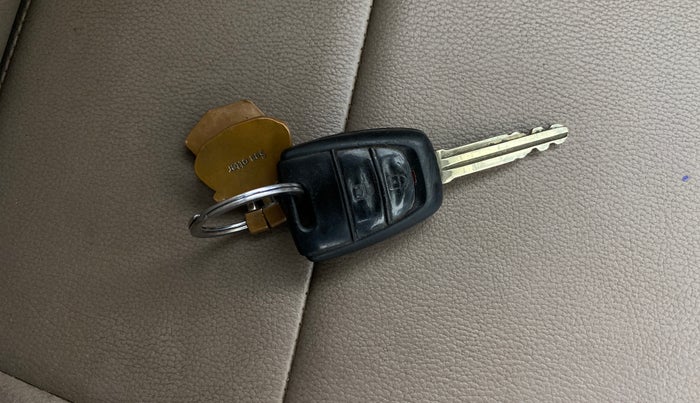 2017 Hyundai Grand i10 SPORTZ (O) AT 1.2 KAPPA VTVT, Petrol, Automatic, 45,928 km, Key Close Up