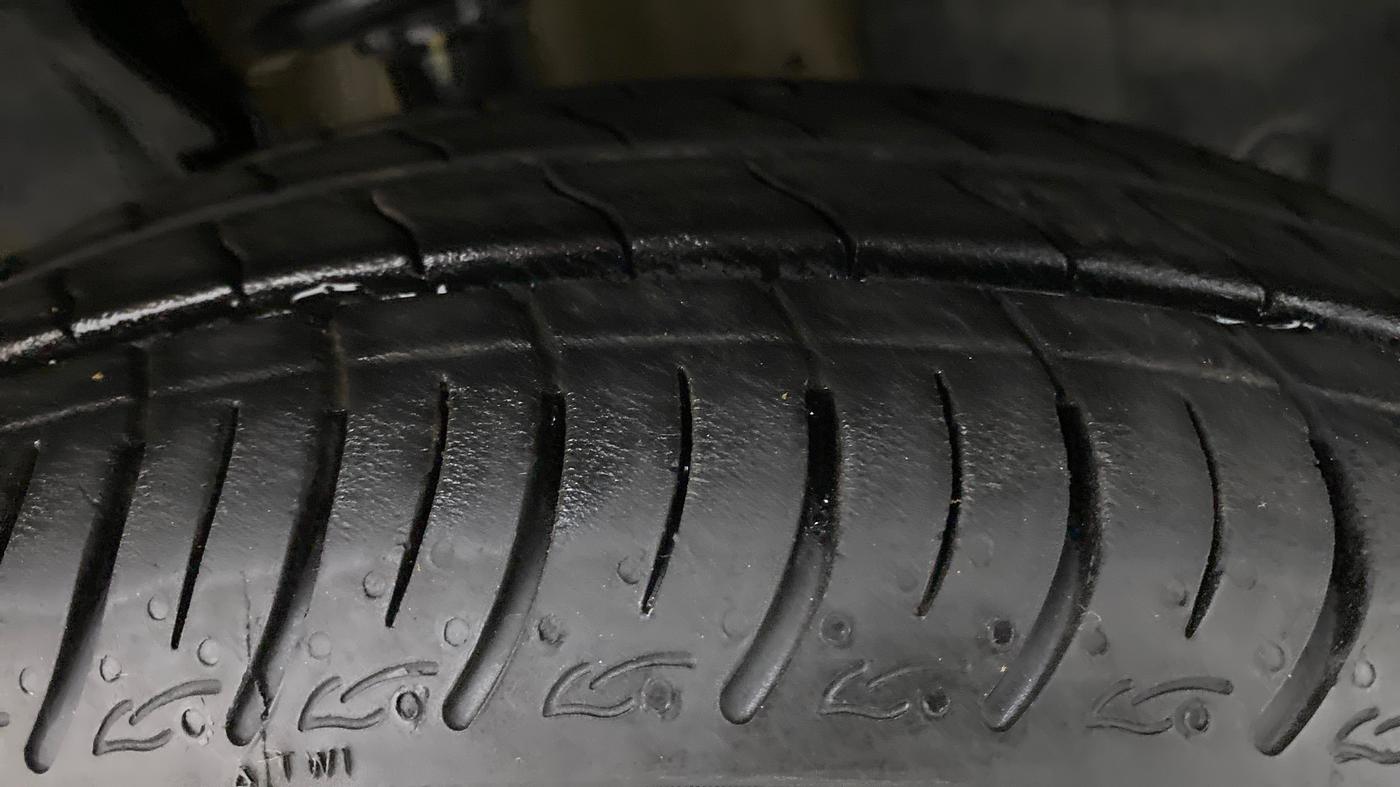 2021 Renault TRIBER RXZ AT, Petrol, Automatic, 10,744 km, Right Front Tyre Tread