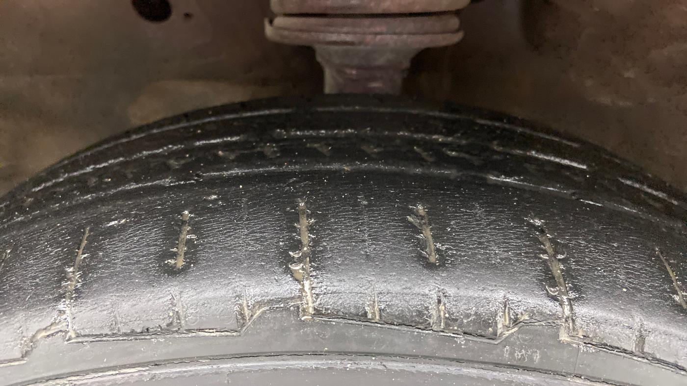 2015 Maruti Wagon R 1.0 VXI, Petrol, Manual, 72,393 km, Left Front Tyre Tread