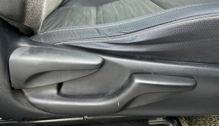 2018 Toyota Innova Crysta 2.4 VX 7 STR, Diesel, Manual, 49,359 km, Driver Side Adjustment Panel