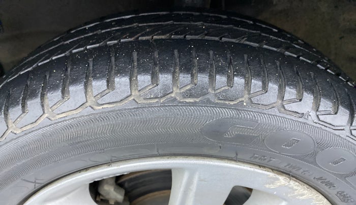 2014 Maruti Wagon R Stingray VXI, Petrol, Manual, 26,464 km, Left Front Tyre Tread