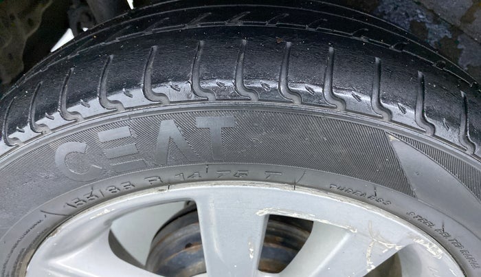 2014 Maruti Wagon R Stingray VXI, Petrol, Manual, 26,464 km, Right Rear Tyre Tread