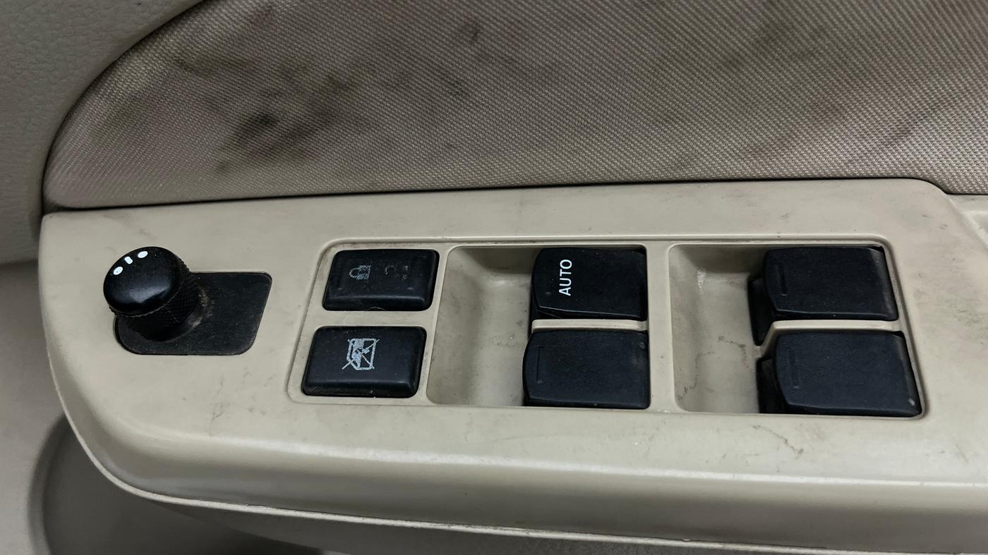 2014 Maruti Swift Dzire VXI, Petrol, Manual, 25,119 km, Driver Side Door Panels Control
