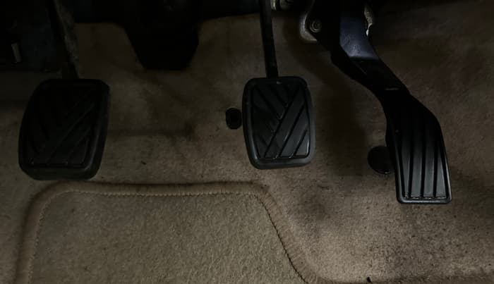 2014 Maruti Swift Dzire VXI, Petrol, Manual, 25,119 km, Pedals