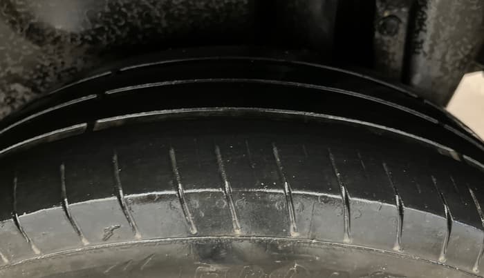 2014 Maruti Swift Dzire VXI, Petrol, Manual, 25,119 km, Left Rear Tyre Tread