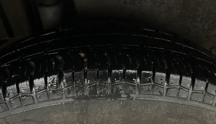 2014 Maruti Swift Dzire VXI, Petrol, Manual, 25,119 km, Right Rear Tyre Tread