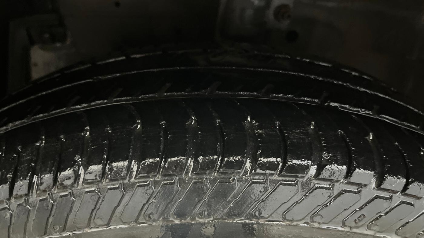 2014 Maruti Swift Dzire VXI, Petrol, Manual, 25,119 km, Left Front Tyre Tread