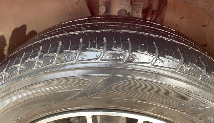 2017 Volkswagen Polo HIGHLINE1.2L, Petrol, Manual, 39,478 km, Left Front Tyre Tread