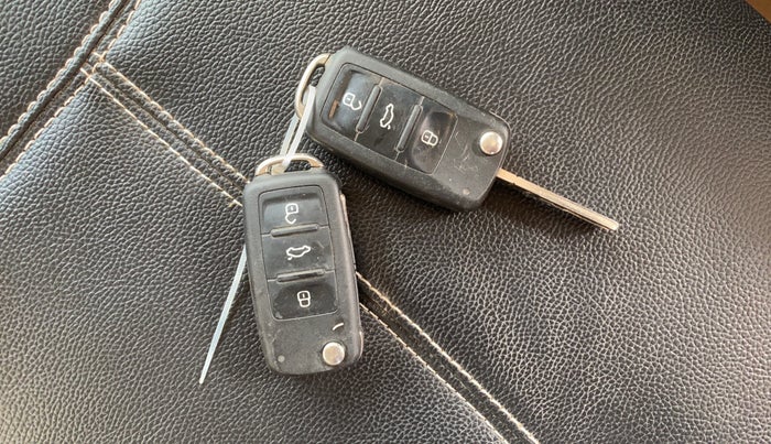 2017 Volkswagen Polo HIGHLINE1.2L, Petrol, Manual, 39,478 km, Key Close Up