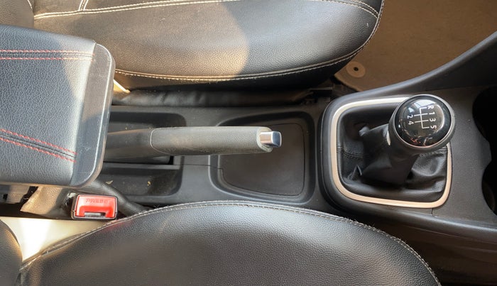 2017 Volkswagen Polo HIGHLINE1.2L, Petrol, Manual, 39,478 km, Gear Lever