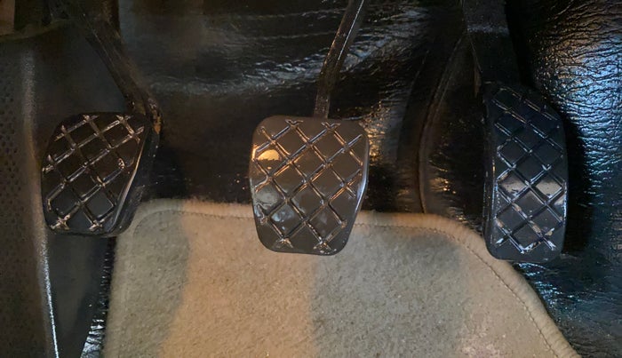 2017 Volkswagen Polo HIGHLINE1.2L, Petrol, Manual, 39,478 km, Pedals